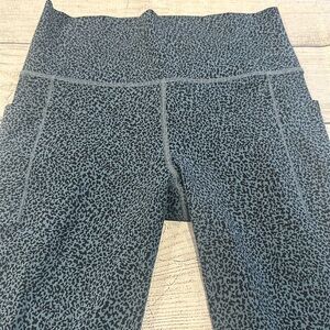 Athleta Salutation Stash II Textured Tight size S